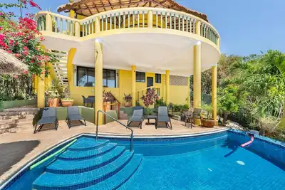 Image de Secluded 6 Br w/ Ocean + Jungle Views.