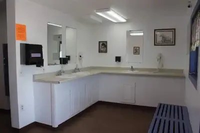 Image de Cabin Dog Friendly with private 1/2 bath
