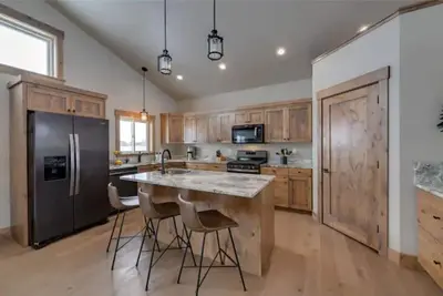 Luxury home in Victor