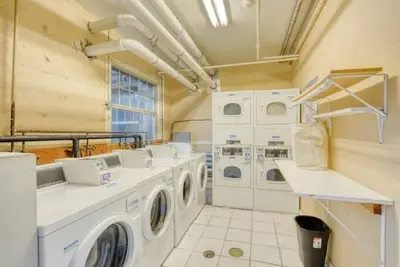 Image de Immerse yourself into the center of Nw Portland