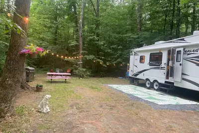 Image de Delightful Rv Rental Surrounded by Woods