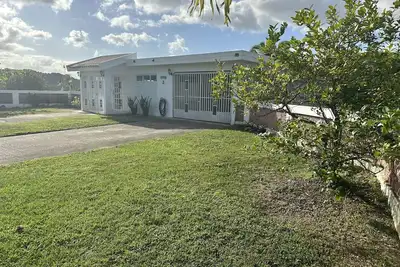 Image de Countryside villa- 3 bedroom, 2 bath close to rainforest!