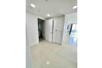 Image de Bayfront High-Rise Luxury City View Downtown Miami