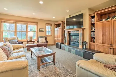 Image de Upscale, centrally located, Dog friendly!