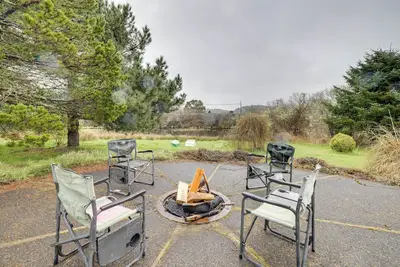 Image de Waterfront Getaway on 10 Acres Near Sunset Beach!