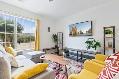 Image de New Modern Townhouse Next to Fsu - Central - Comfy