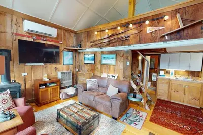 Image de Pond View Cabin-Rustic 2 Bedroom-Sleeps 4