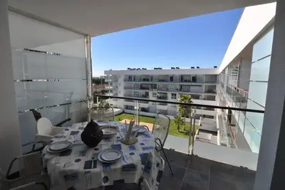 Image de Magnifique appartement de vacances à Roses, Costa Brava. Lumineux, moderne, capacité pour 4 personnes. Bien équipé et bien situé.