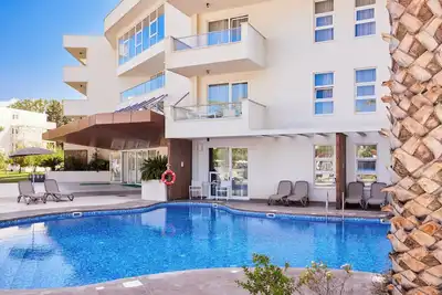 Image de Comfort and Convenience! 2br Suite w/ Swim-up pool! Playground & Tennis Courts