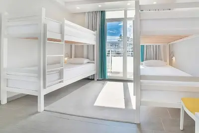 Image de Ultimate Getaway in Montenegro! Spacious 2br Suite! Pools, Kid's Playground!