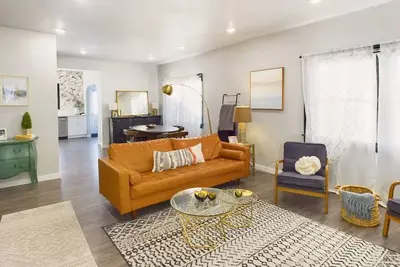 Image de Now with Ac right in downtown Pnw Albany!