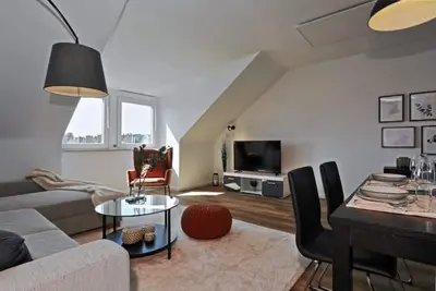 Image de Stylishe Dg Wohnung mit Homeoffice /10 min zum Hbf
