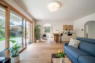Image de \"maia garden – apartment & private garden\" avec vue sur les montagnes, terrasse privée et Wi-Fi
