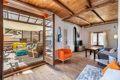 Image de Maison de vacances 'La Lechuga Azul' avec vue sur les montagnes, terrasse privée et Wi-Fi