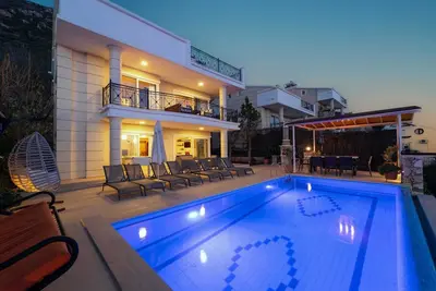 Image de Spacious Villa for 8 with Stunning Sea Views in Kiziltas, Kalkan