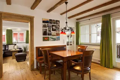 Image de Die Ferienwohnung Alpenblick Erreichen Sie im Dachgeschoss MĂĽhelos mit dem Moder