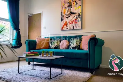 Image de New Quirky, 2-5 Bed by Beach +FerryDeal FlamingoTides [Pet Friendly]
