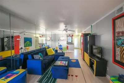 Image de 2 Bed/2 Bath Condo! 1/4 Mile to #1 Siesta Beach. Ground Floor w/Washer & Dryer.