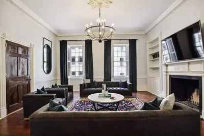 Image de Historic 1800s Restoration | Downtown Savannah