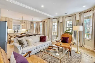 Image de Renovated Boston Condo | Near T
