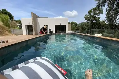 Image de Villa d'Architecte avec Piscine, vue imprenable!