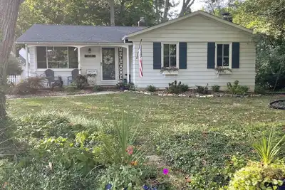 Image de Pet Friendly Annapolis Cottage that Backs Up to Stunning Quiet Waters Park