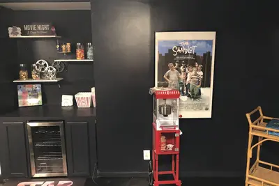 Image de North Utica Ranch- Movie Theater-  Pets Welcome!