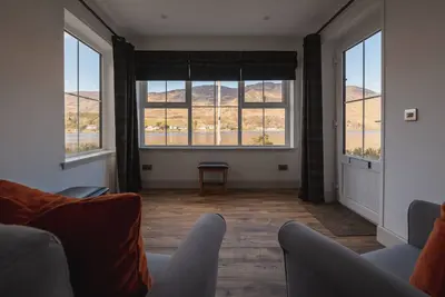 Image de An Dòbhran - a spacious seaside luxury home