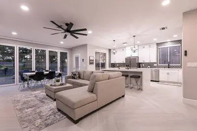Image de Over 55 Community Golf Course Vacation Home!