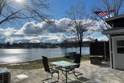 Image de Lakefront Sauna Spa @ Stoneledge Lake Living