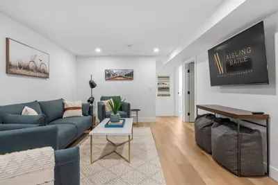 Image de The Duchess | 5 Min from Chinook | Upscale | Pets