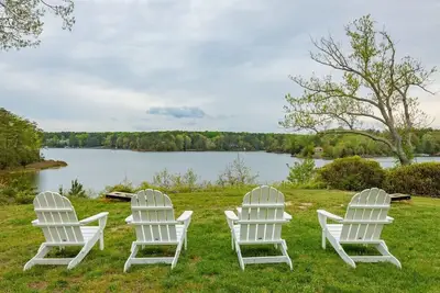 Image de Waterfront River Escape w/ Pool, Kayaks, Detached Suite +more