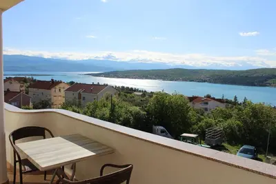 Image de Appartement de vacances Dobrinj pour 1 - 4 personnes avec 2 chambres Ă coucher - Maison de vacances
