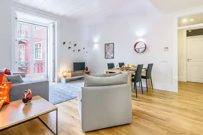 Modern Flat in Downtown Lisbon by LovelyStay