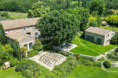 Image de Mas de caractère en Luberon 17 personnes