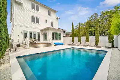 Image de Crystal Tide with Private Pool, Low Speed Vehicle, and Designer Furniture