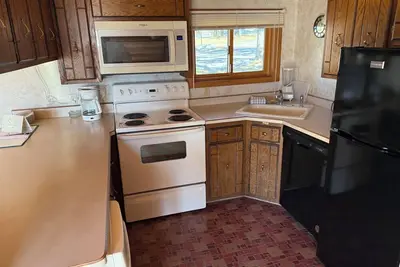Image de Charming 3-bedroom cabin with WiFi, fitness room in Breezy Point