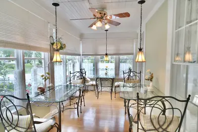 Image de Serene family getaway. Free WiFi, Netflix, library