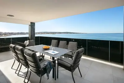 Apartment for 8 persons | 20 m from the sea | 2 swimming pools