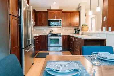 Image de Upscale home with hot tub & backyard oasis!