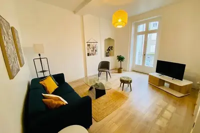 Image de Grand appartement récemment rénové au centre-ville