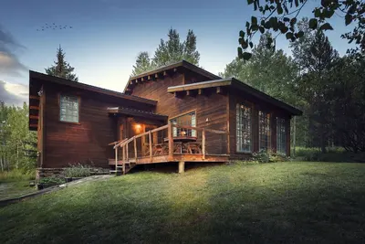 Windigo Lodge with Hot Tub