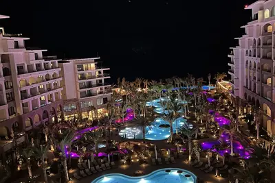 Image de Christmas Week in Cabo in 5 Star Luxury Resort Dec 23 to Dec 30, 2023.
