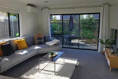 Image de Hamilton Townhouse - Location, Comfort & Style