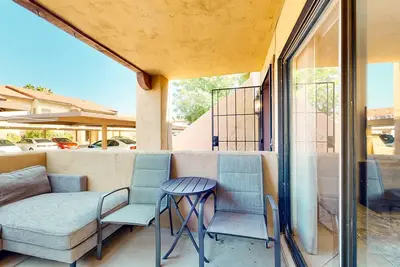 Image de Sunny dog-friendly condo with a pool, hot tub, and athletic courts - W\/D & Ac