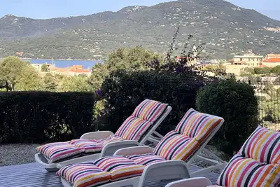 Image de Logement tout confort dans résidence avec piscine