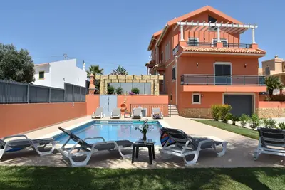 Image de Villa 'Trindade' avec piscine privée, Wi-Fi et climatisation