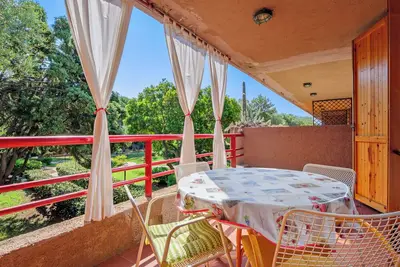 Image de Maison de vacances 'Libeccio 2417' avec piscine partagée, terrasse privée et balcon