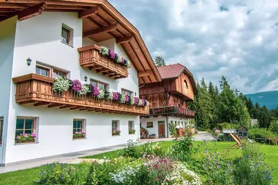 Image de Appartement 'Kranebitterhof Alpenrose' avec vue sur les montagnes, jardin partagé et Wi-Fi