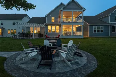 Image de Brand New 2023 Luxury Waterfront Home w private Boat Dock, Community Indoor/Outdoor Pools